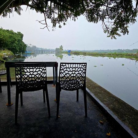 Pradeep'S Backwater Villa Kochi Exteriér fotografie